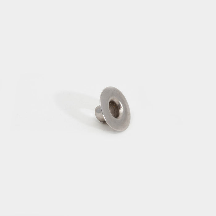 Color: Nickel